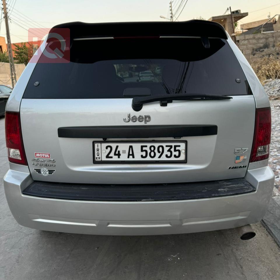 جیپ گراند شیرۆکی